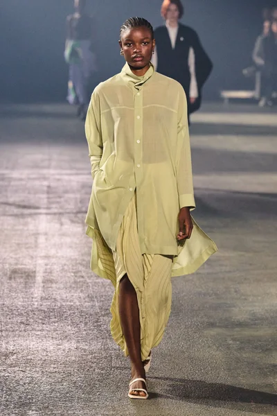 Look 24